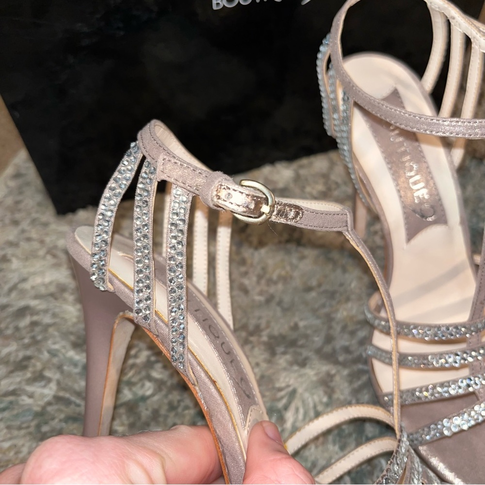 Boutique 9 size 7 women’s bedazzled platform heels - Picture 15 of 16